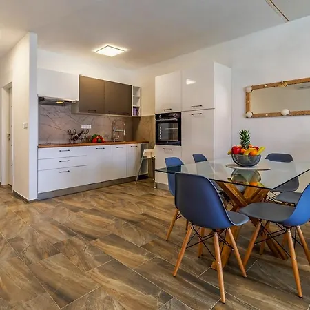 Istriensonne 0785 - Double 1 & Double 2 Mit Pool * Loborika