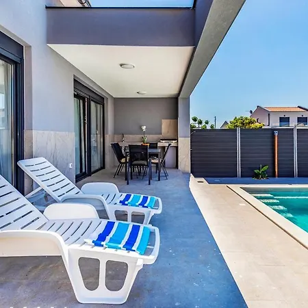 Istriensonne 0785 - Double 1 & Double 2 Mit Pool * Loborika