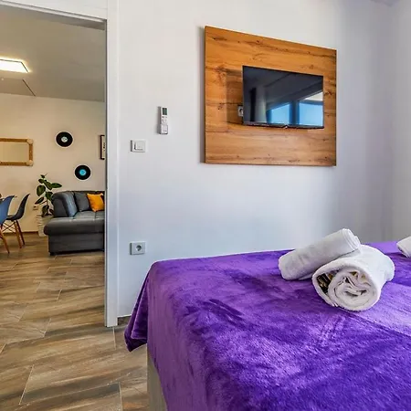 Istriensonne 0785 - Double 1 & Double 2 Mit Pool Апартаменты Loborika