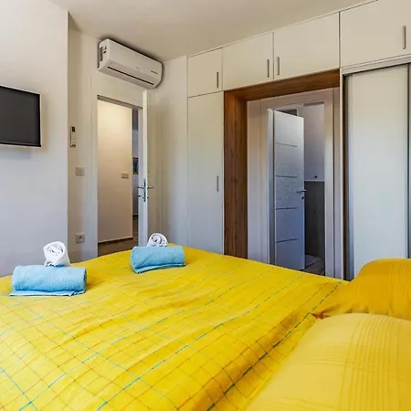 Istriensonne 0785 - Double 1 & Double 2 Mit Pool Loborika