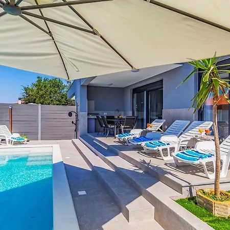 Istriensonne 0785 - Double 1 & Double 2 Mit Pool Loborika