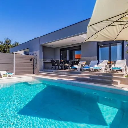 Istriensonne 0785 - Double 1 & Double 2 Mit Pool Loborika