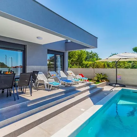 Istriensonne 0785 - Double 1 & Double 2 Mit Pool Loborika