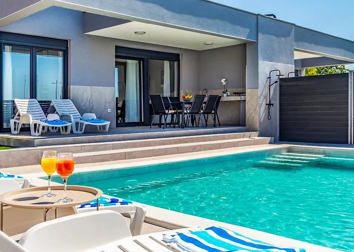 Istriensonne 0785 - Double 1 & Double 2 Mit Pool Loborika